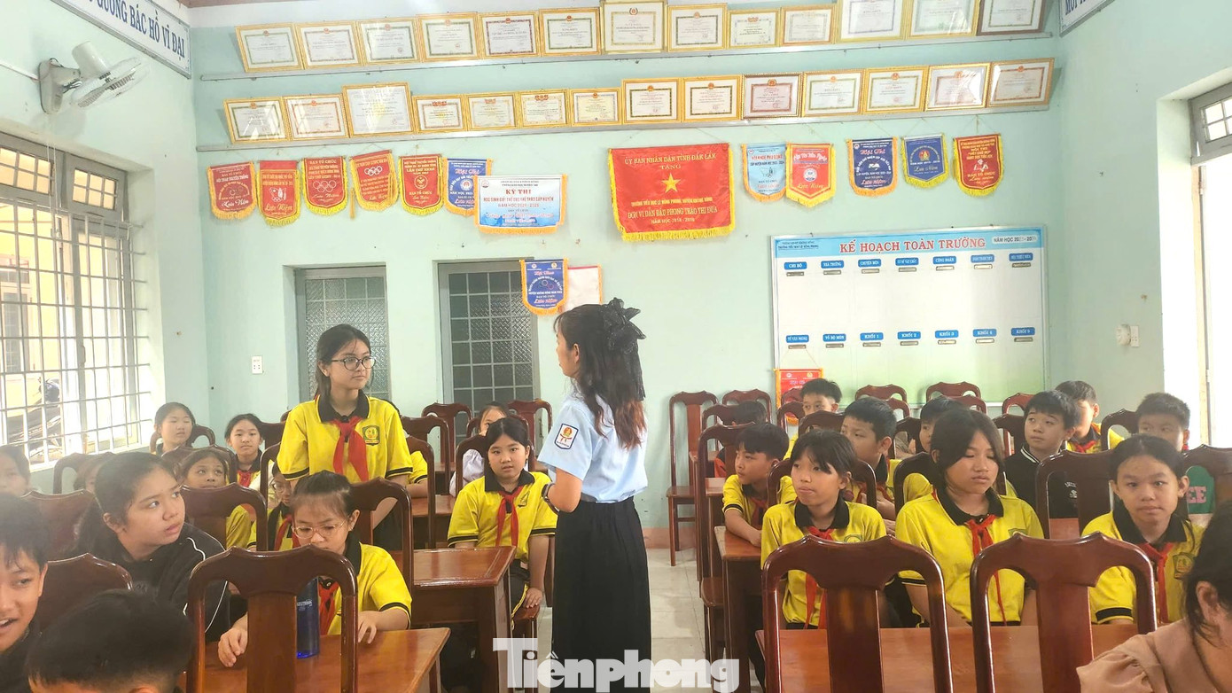 Mới đây, Hội đồng Đội huyện Krông Bông, liên đội Trường TH Lê Hồng Phong ra mắt mô hình chăm sóc sức khỏe tâm thần cho 40 em thiếu nhi.