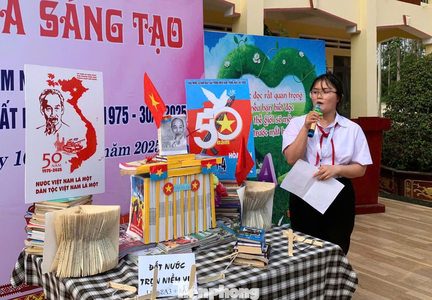 Hội đồng Đội huyện Cư M’gar tổ chức “Ngày hội văn hóa đọc và sáng tạo” với nhiều hoạt động sôi nổi như trưng bày, vẽ tranh và diễn kịch theo sách.