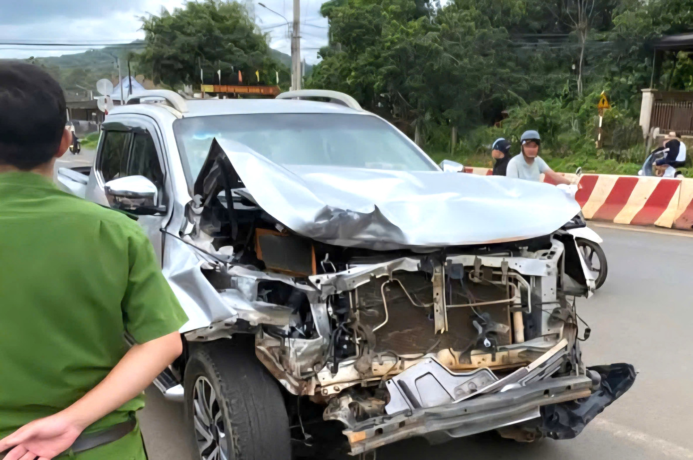 Ô tô bán tải hư hỏng nặng sau tai nạn. Ảnh CACC. Ô tô bán tải hư hỏng nặng sau tai nạn. Ảnh CACC.