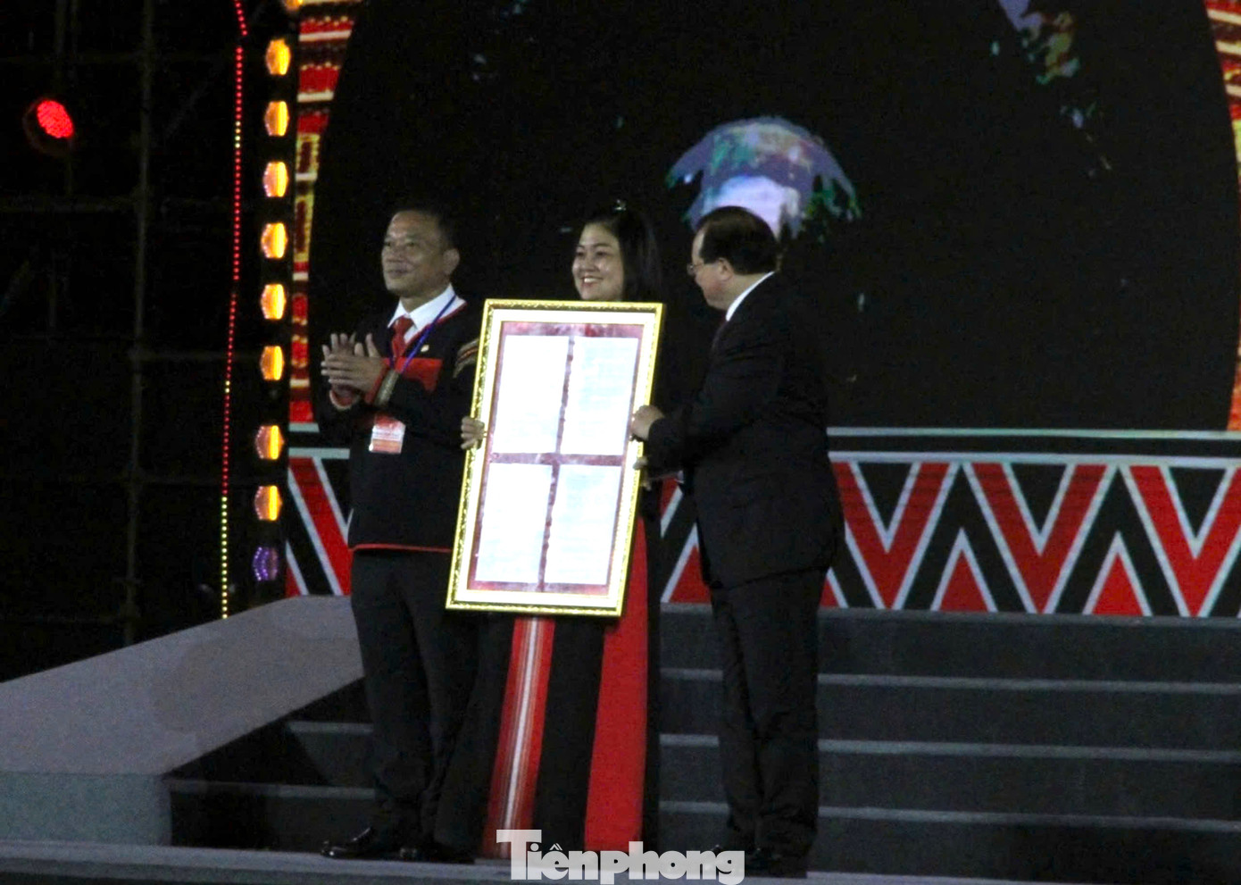 Bộ VH-TT&DL trao quyết định công nhận Bảo vật quốc gia Bộ sưu tập mũi khoan đá Thác Hai