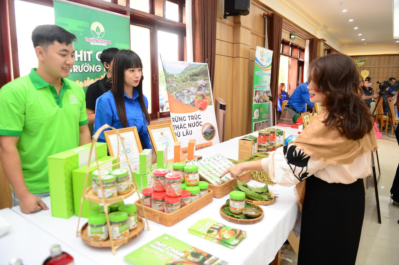 Nhiều sản phẩm khởi nghiệp được trưng bày tại cuộc thi