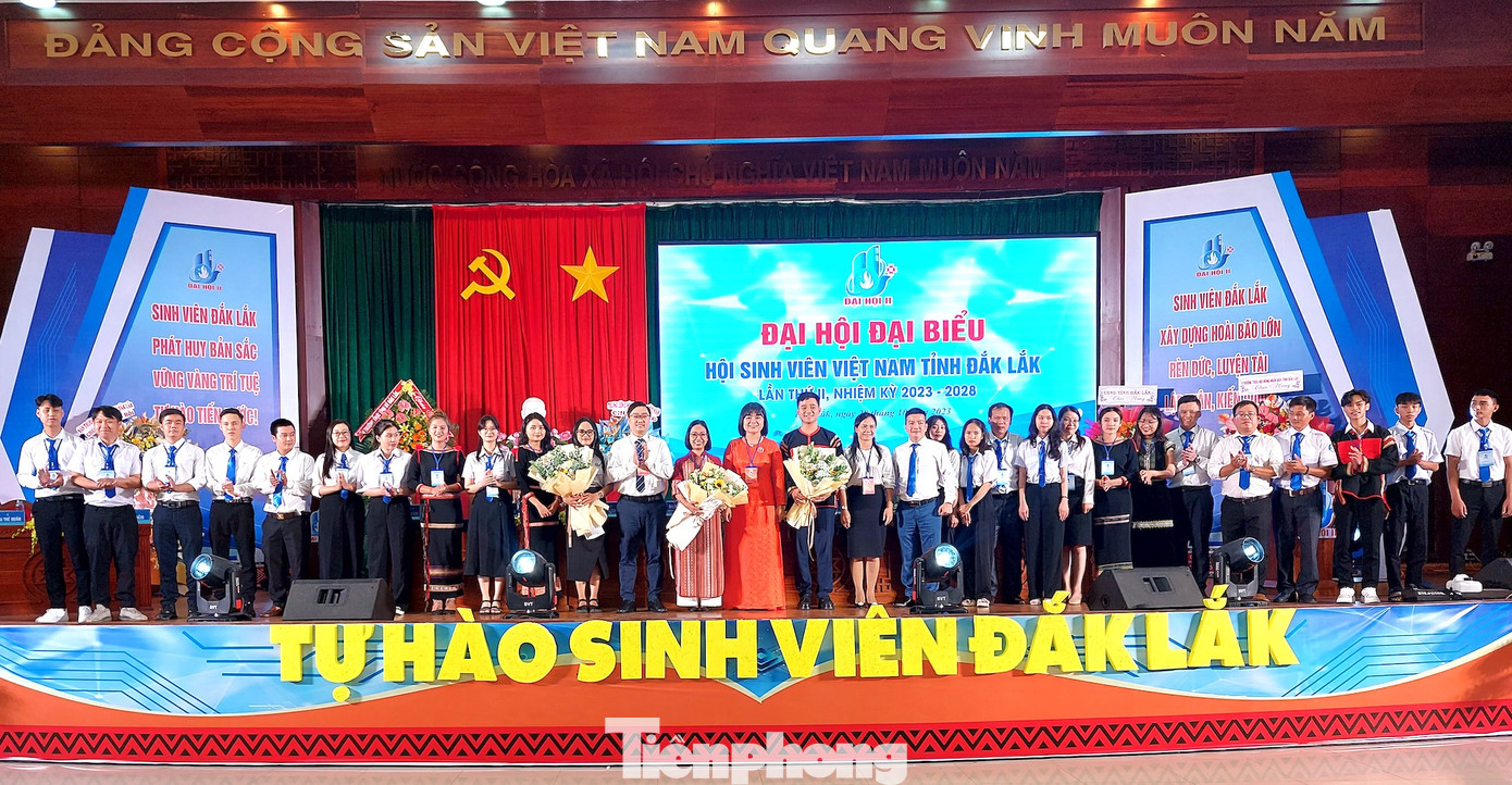 Ban chấp hành Hội sinh viên Việt Nam tỉnh Đắk Lắk khoá II ra mắt.