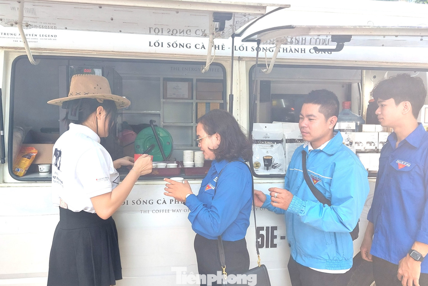 Hoạt động hưởng ứng thưởng thức cà phê miễn phí