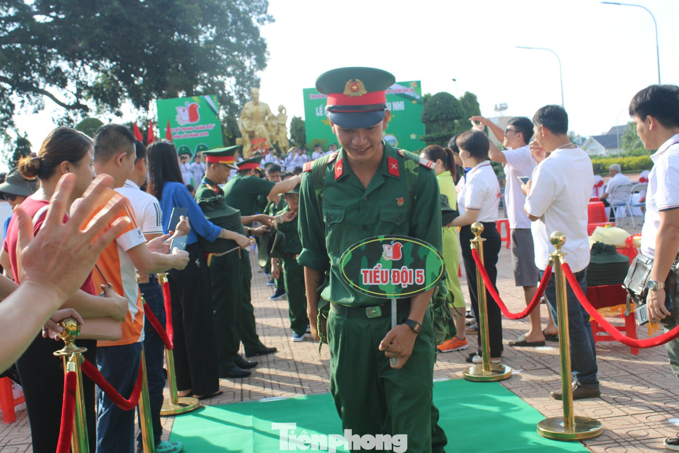 Em Phan Bảo Ngọc, Tiểu đội 9, Trung đội 3 chia sẻ: "Chúng con tự hào khi trở thành chiến sĩ nhí. Hôm nay lên đường mang theo niềm kỳ vọng và tin yêu của ba mẹ, chia sẻ của các anh chị trong ban tổ chức. Chúng con quyết tâm vượt qua được mọi thử thách ở phía trước, đồng lòng chung một ý chí trước ngày trở về".