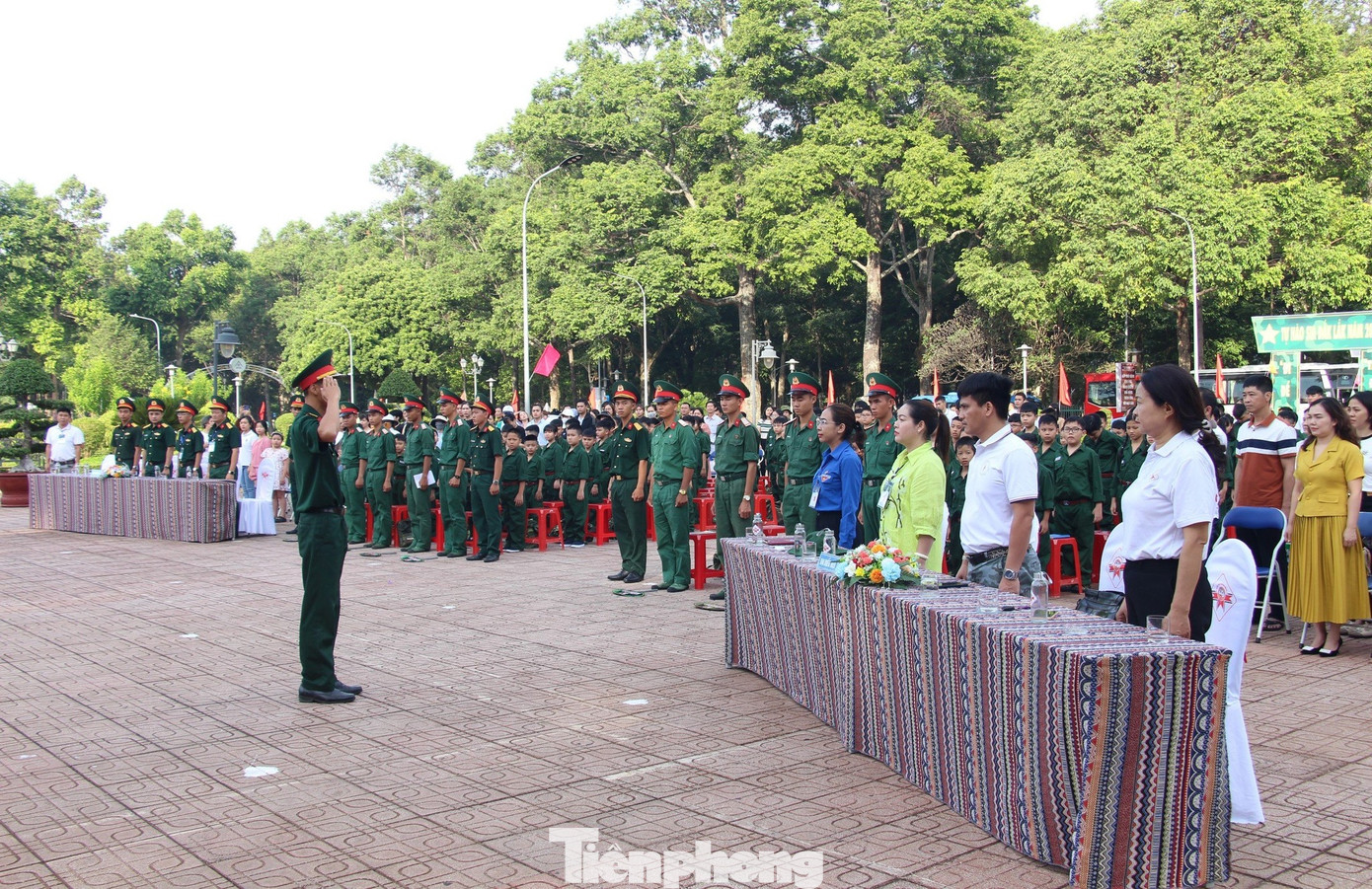 Theo Bí thư Tỉnh Đoàn, trong thời gian huấn luyện đặc biệt này, các em sẽ trải qua 3 giai đoạn thử thách với 28 nội dung huấn luyện, tuân thủ phương châm 3 không (không điện thoại, không tivi, không có người thân bên cạnh) và 4 cùng (cùng ăn, cùng ở, cùng sinh hoạt và cùng rèn luyện) với các chiến sĩ.