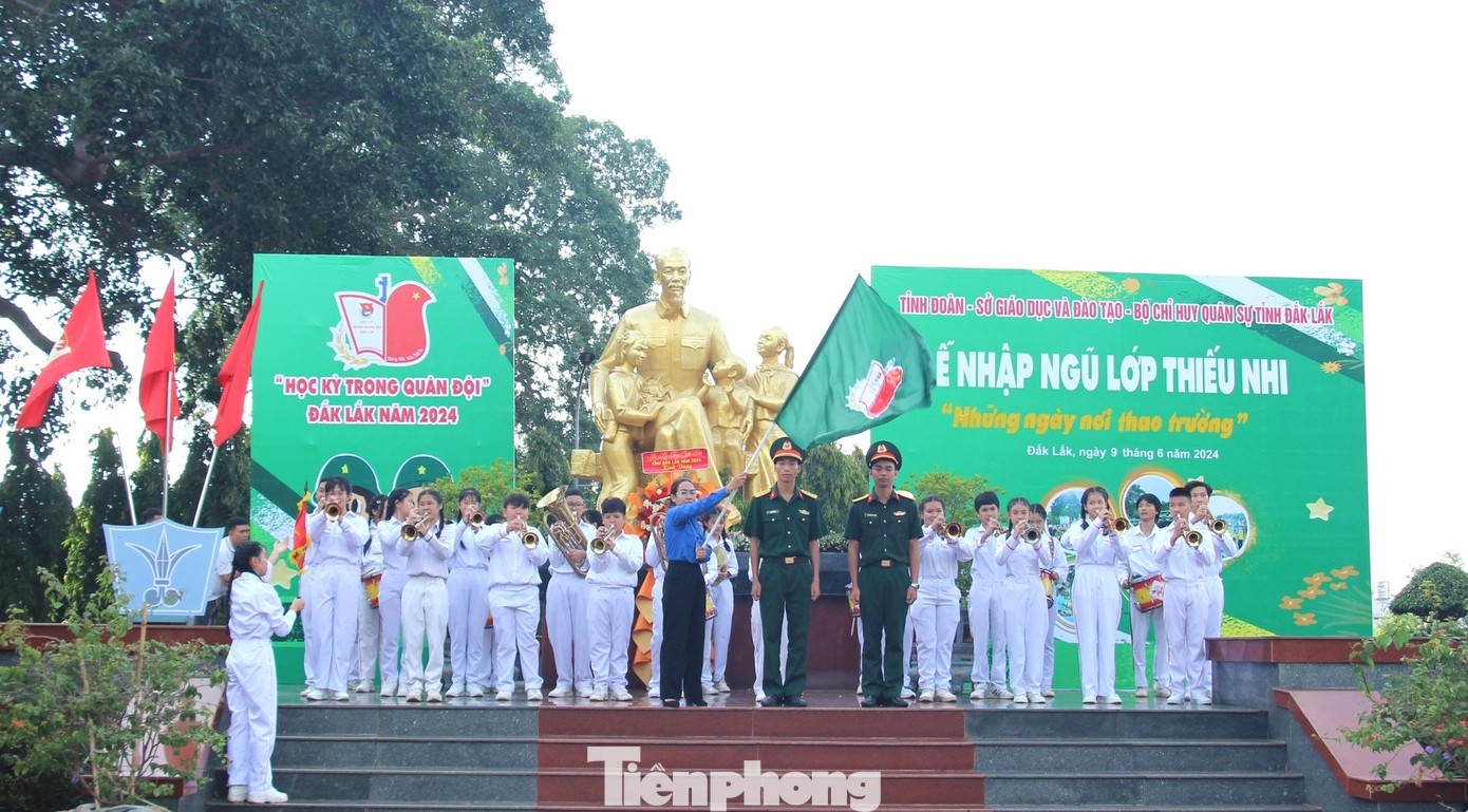 Ngày 9/6, Tỉnh Đoàn Đắk Lắk, Bộ Chỉ huy Quân sự tỉnh, Sở Giáo dục và Đào tạo phối hợp tổ chức lễ nhập ngũ “Học kỳ trong Quân đội” lớp thiếu nhi năm 2024 với sự tham gia của hơn 100 “học viên nhí” đến từ các trường trên địa bàn tỉnh.