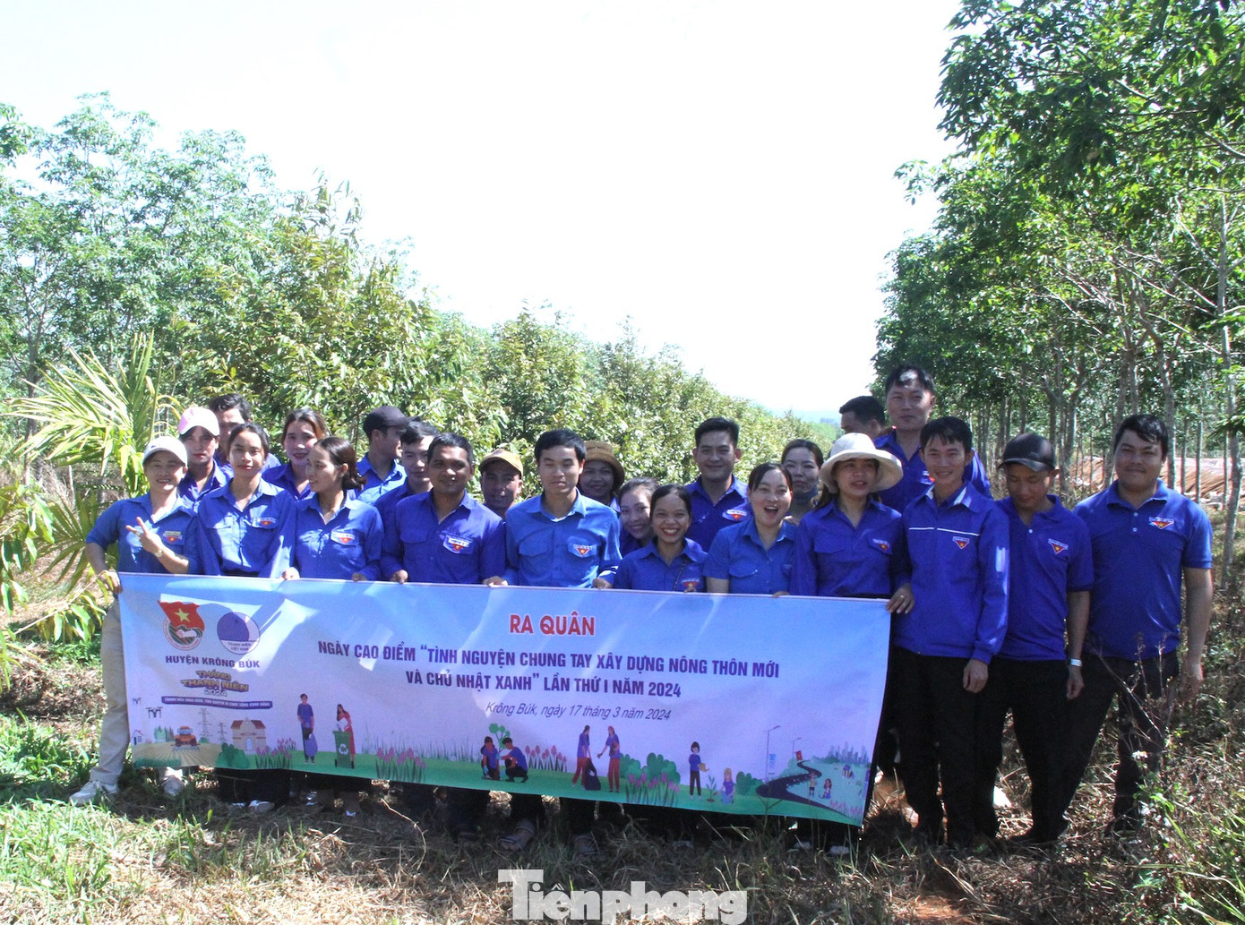 Huyện Đoàn Krông Búk ra quân ngày cao điểm tình nguyện chung tay xây dựng nông thôn mới và Chủ nhật xanh Huyện Đoàn Krông Búk ra quân ngày cao điểm tình nguyện chung tay xây dựng nông thôn mới và Chủ nhật xanh