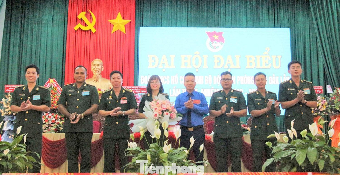 Ra mắt Đoàn đại biểu đi dự đại hội Đoàn cấp trên