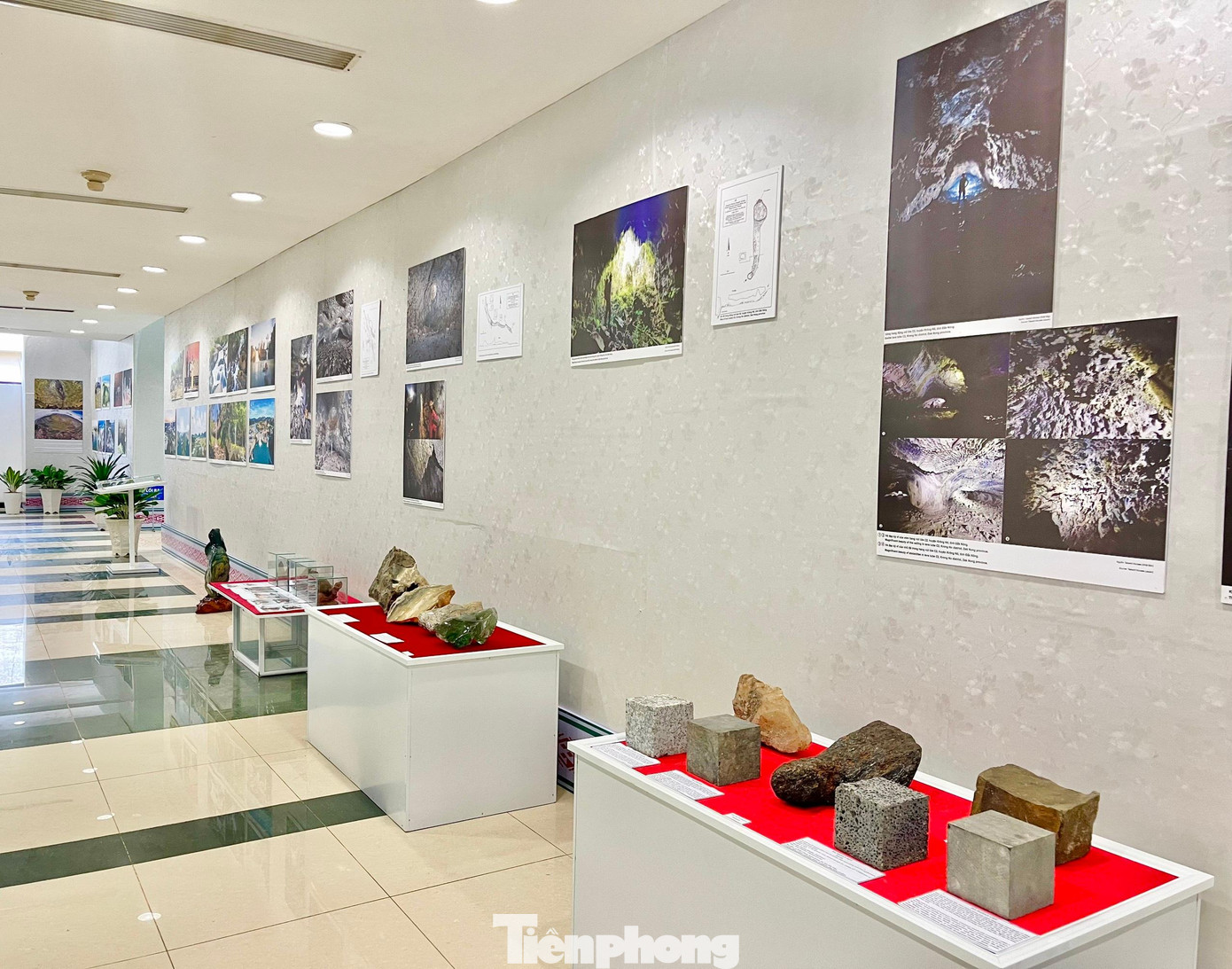 Những bức ảnh về hang động và sơ đồ núi lửa Những bức ảnh về hang động và sơ đồ núi lửa