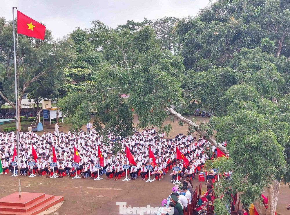 Trường THCS Phan Chu Trinh (huyện Krông Búk) cách TP Buôn Ma Thuột gần 60km