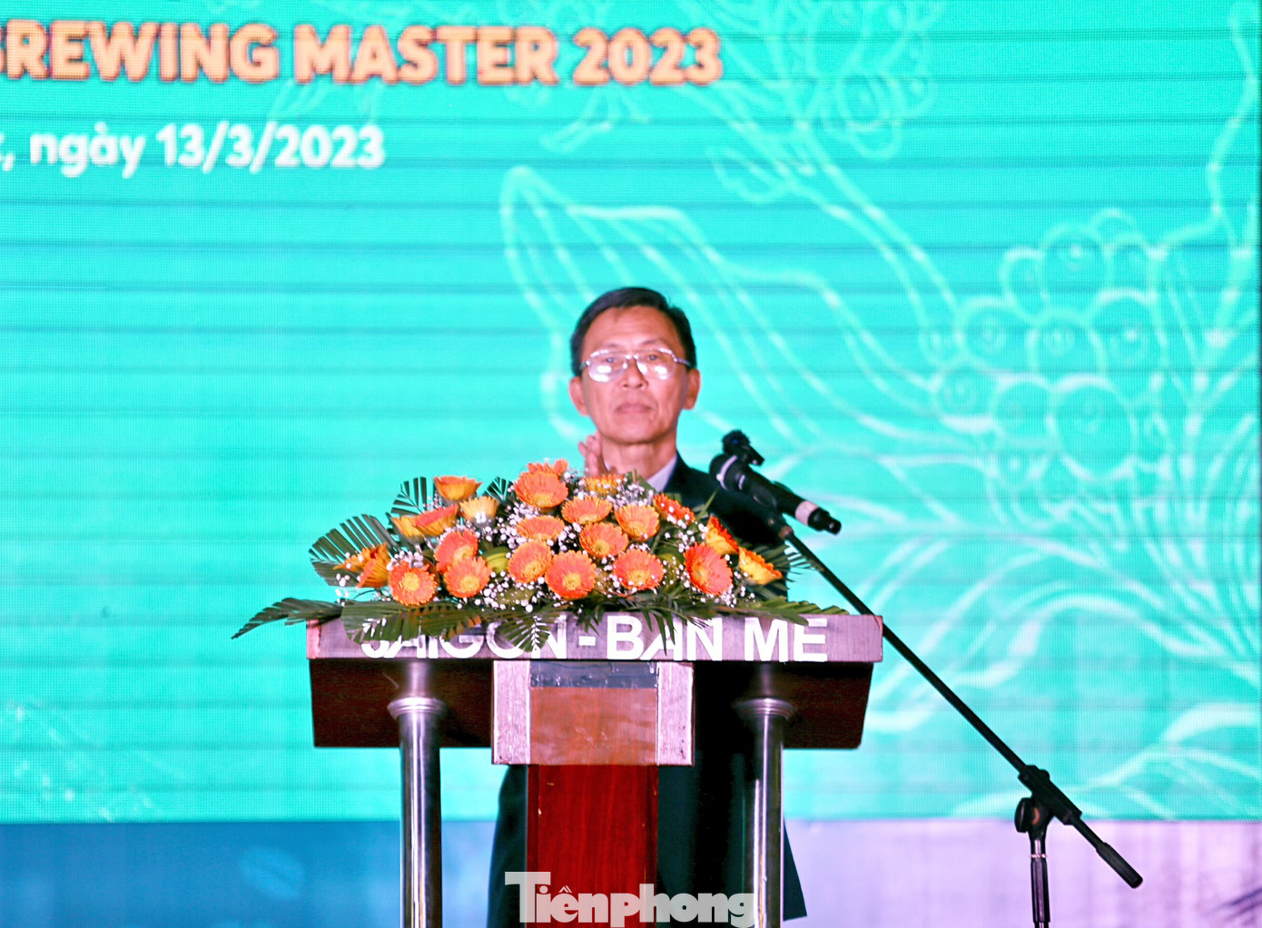 Chủ tịch Hiệp hội Cà phê Buôn Ma Thuột Trịnh Đức Minh, Trưởng BTC Cuộc thi pha chế cà phê đặc sản Việt Nam năm 2023 phát biểu bế mạc.