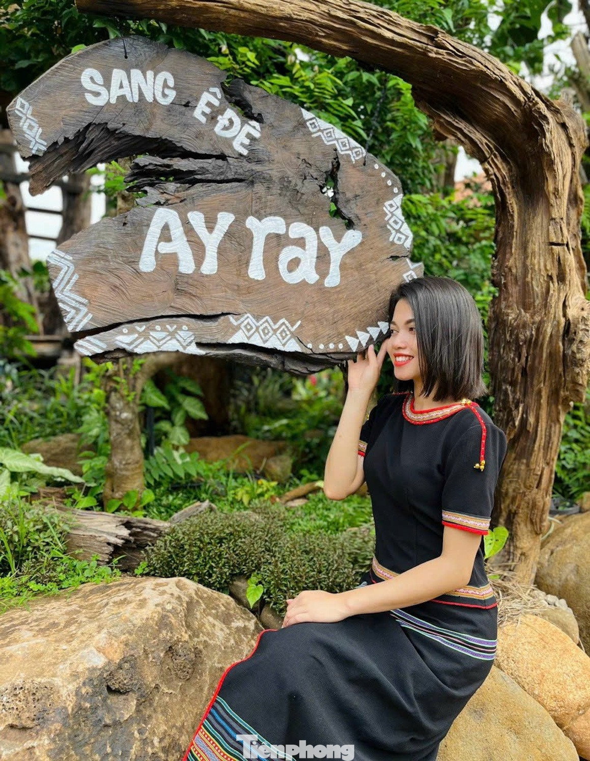 H Zu Ni luôn nhiệt huyết quảng bá, bảo tồn, phát huy bản sắc văn hoá truyền thống của dân tộc mình