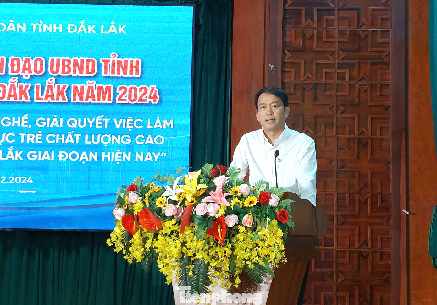 Đại diện lãnh đạo Sở Nông nghiệp và Phát triển nông thôn tỉnh Đắk Lắk trao đổi tại đối thoại.