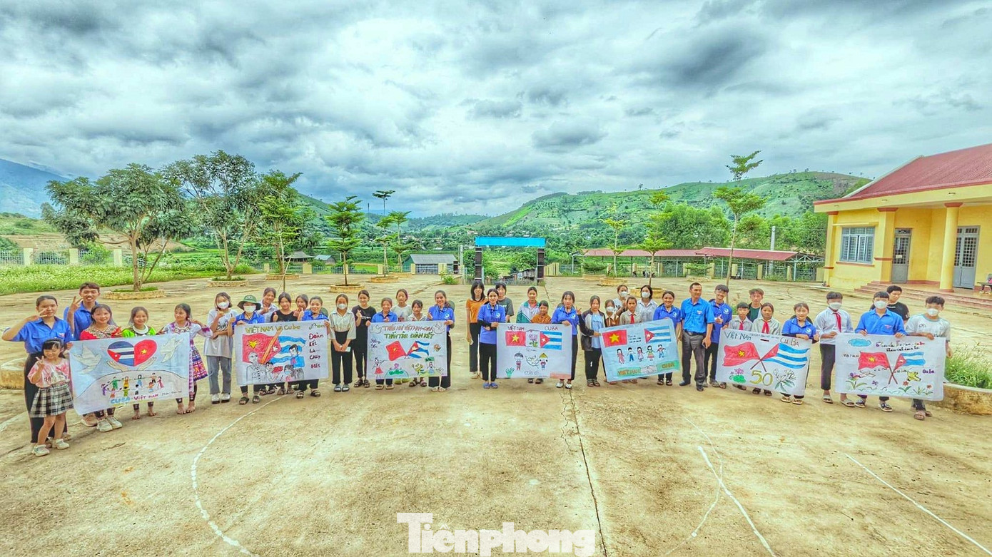 Nhiều tác phẩm có tính nghệ thuật, truyền tải nội dung, thông điệp phong phú, khắc họa sâu sắc tình hữu nghị hai nước Nhiều tác phẩm có tính nghệ thuật, truyền tải nội dung, thông điệp phong phú, khắc họa sâu sắc tình hữu nghị hai nước