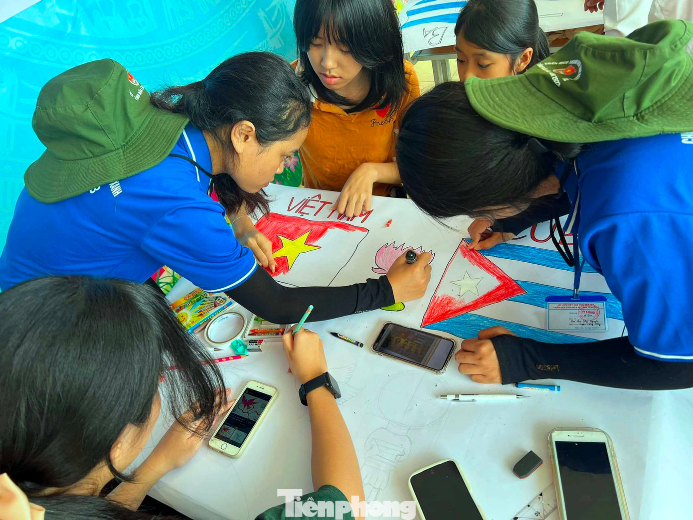 Nhiều tác phẩm được các em đầu tư công phu, trau chuốt từng nét vẽ Nhiều tác phẩm được các em đầu tư công phu, trau chuốt từng nét vẽ