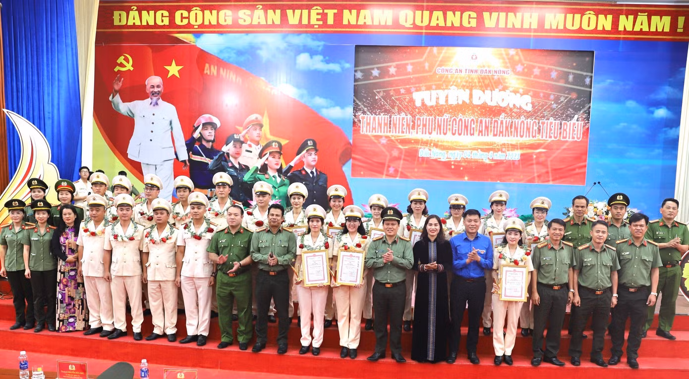 Gương thanh niên, phụ nữ Công an Đắk Nông tiêu biểu năm 2022 Gương thanh niên, phụ nữ Công an Đắk Nông tiêu biểu năm 2022