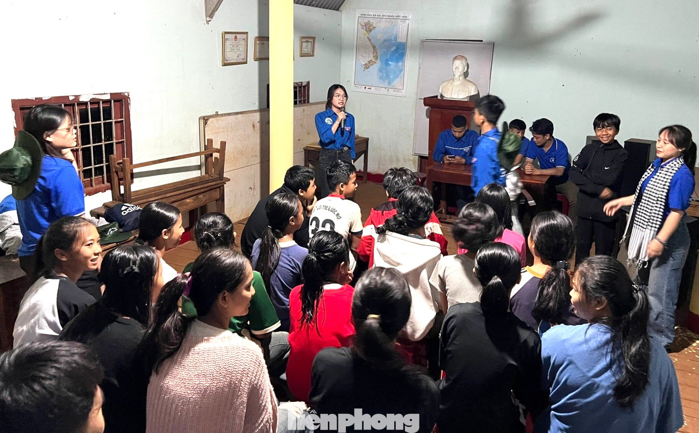 Các đội hình tình nguyện tuyên truyền kiến thức pháp luật cho người dân, thanh thiếu niên Các đội hình tình nguyện tuyên truyền kiến thức pháp luật cho người dân, thanh thiếu niên