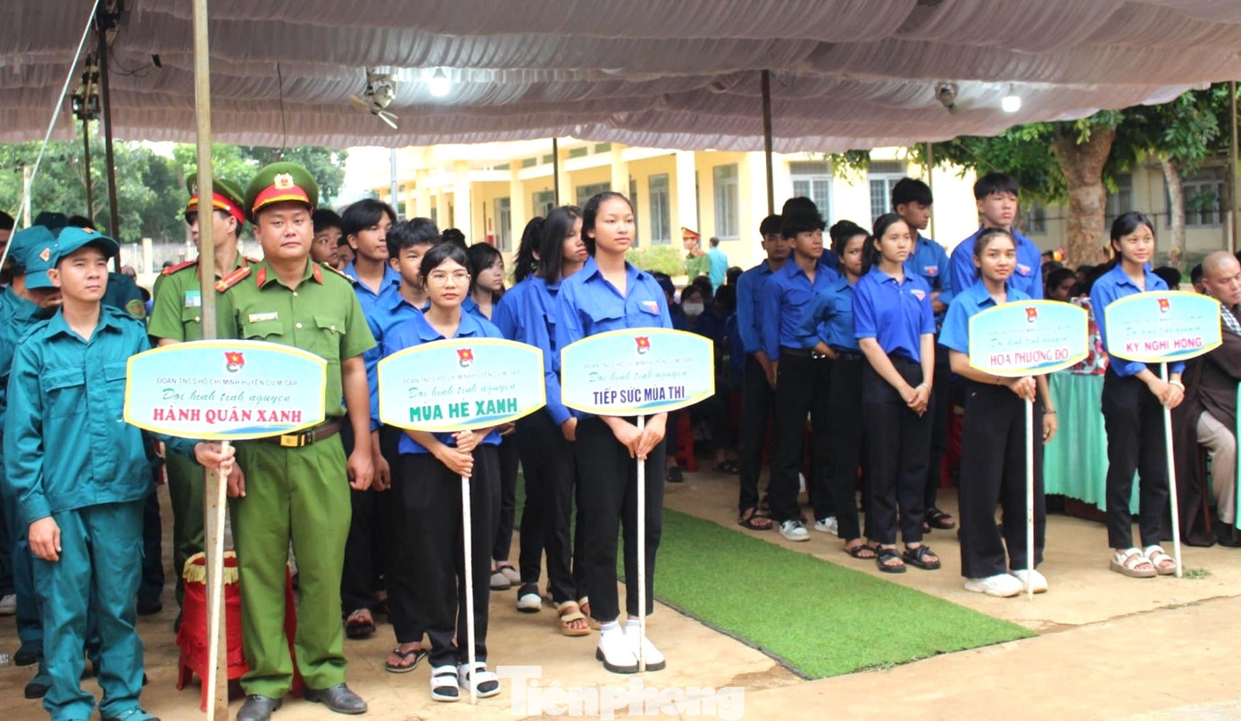 Huyện đoàn Cư M'gar ra quân 5 đội hình tình nguyện trong chiến dịch Huyện đoàn Cư M'gar ra quân 5 đội hình tình nguyện trong chiến dịch