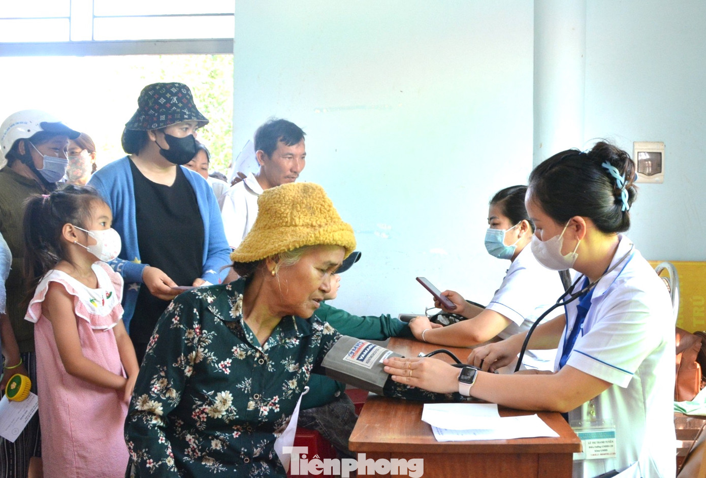 Người dân khó khăn được khám bệnh, cấp phát thuốc miễn phí Người dân khó khăn được khám bệnh, cấp phát thuốc miễn phí