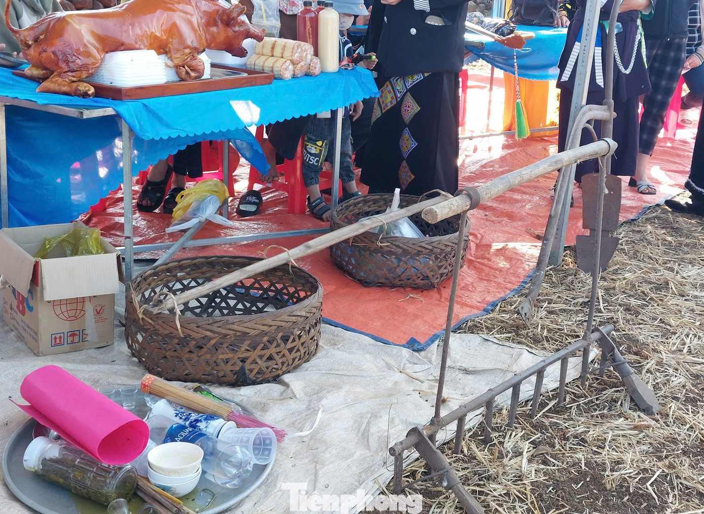 Trong lễ hội thì nghi thức xuống đồng đóng vai trò vô cùng quan trọng.