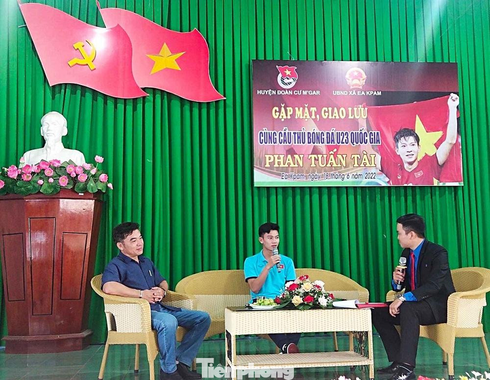 Chương trình gặp mặt giao lưu cùng cầu thủ Phan Tuấn Tài