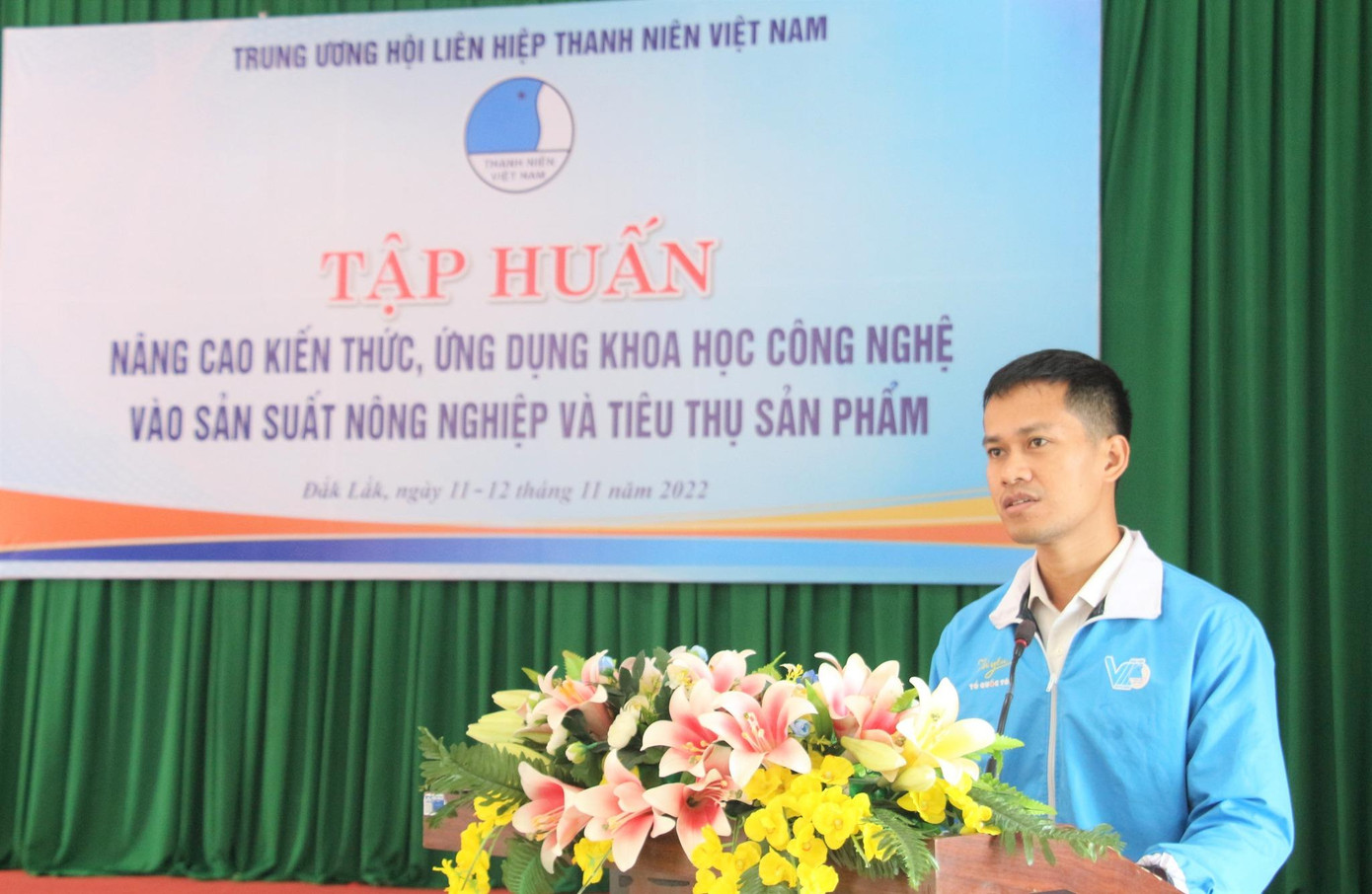 Anh Y Lê Pas Tơr, Chủ tịch Hội LHTN Việt Nam tỉnh Đắk Lắk phát biểu tại chương trình