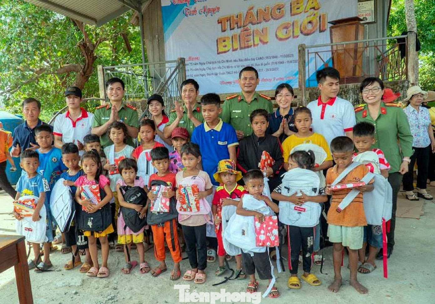 Chuỗi hoạt động tình nguyện Tháng ba biên giới