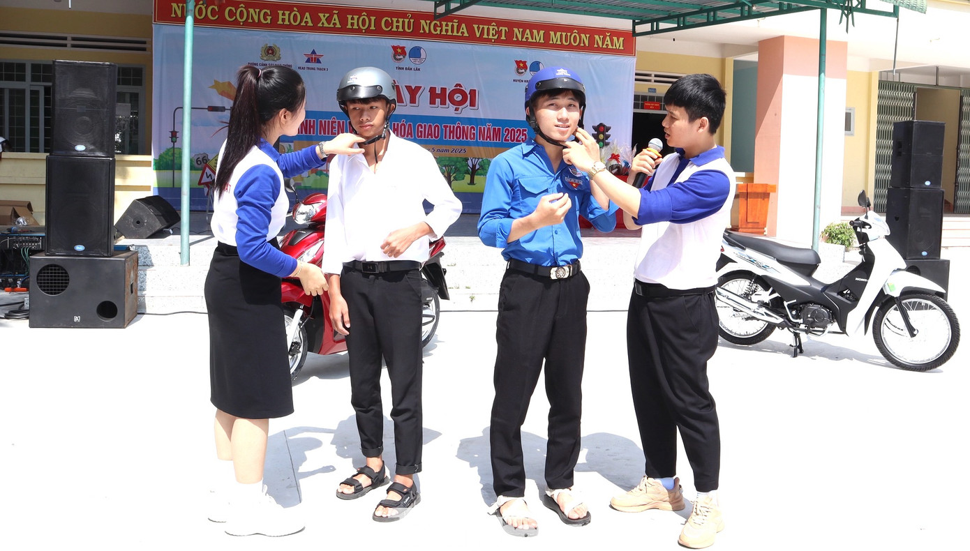 Ngày hội góp phần xây dựng môi trường giao thông an toàn, thân thiện, văn minh tại địa phương