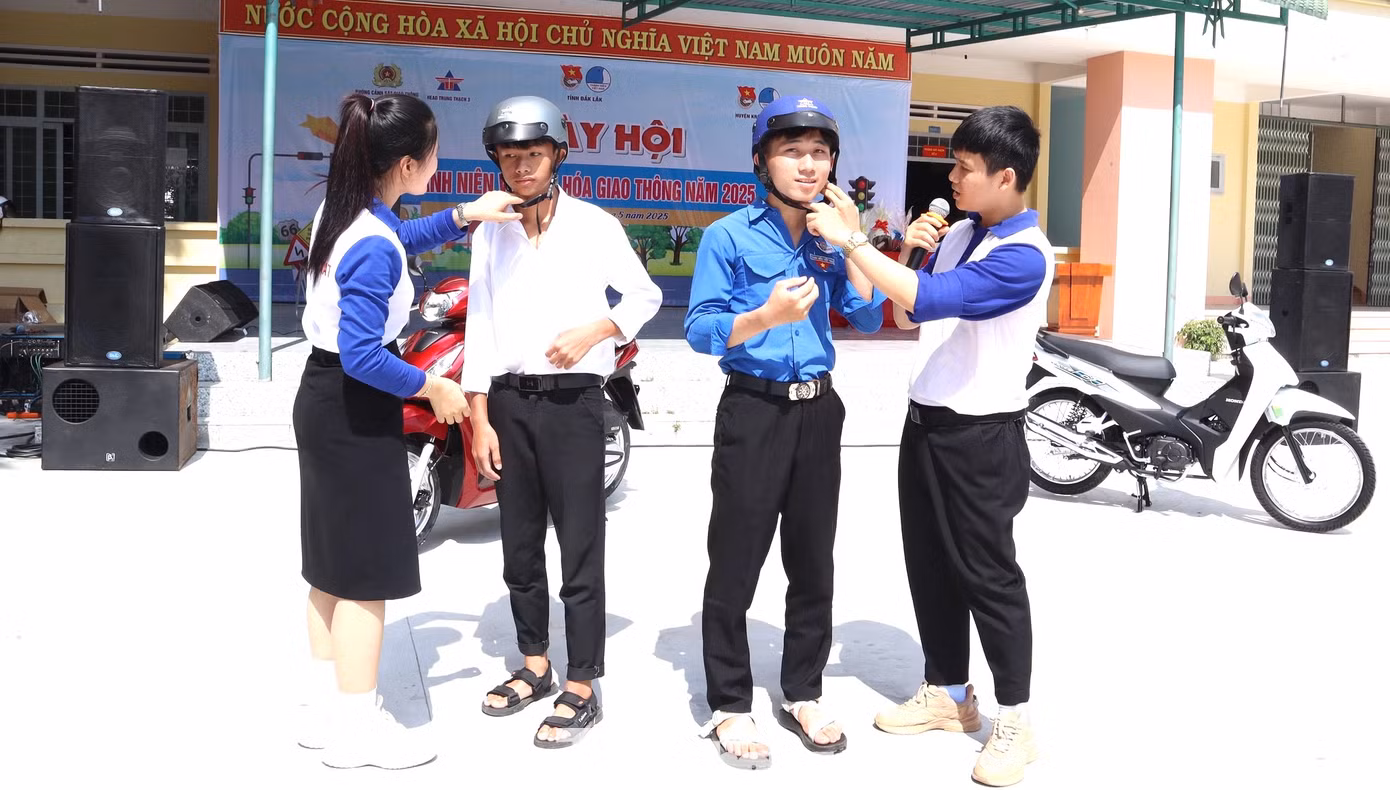 Ngày hội góp phần xây dựng môi trường giao thông an toàn, thân thiện, văn minh tại địa phương