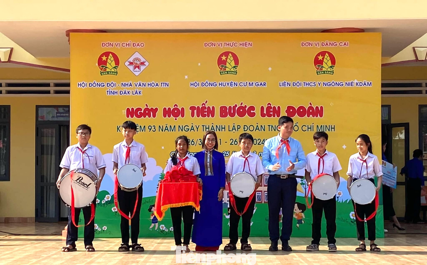 Ngày 25/3/2024, Hội đồng Đội tỉnh Đắk Lắk đã phối hợp với các đơn vị tổ chức Ngày hội Tiến bước lên Đoàn năm học 2023-2024, tại Trường THCS Y Ngông Niê K’đăm, (thị trấn Ea Pôk, huyện Cư M’gar).