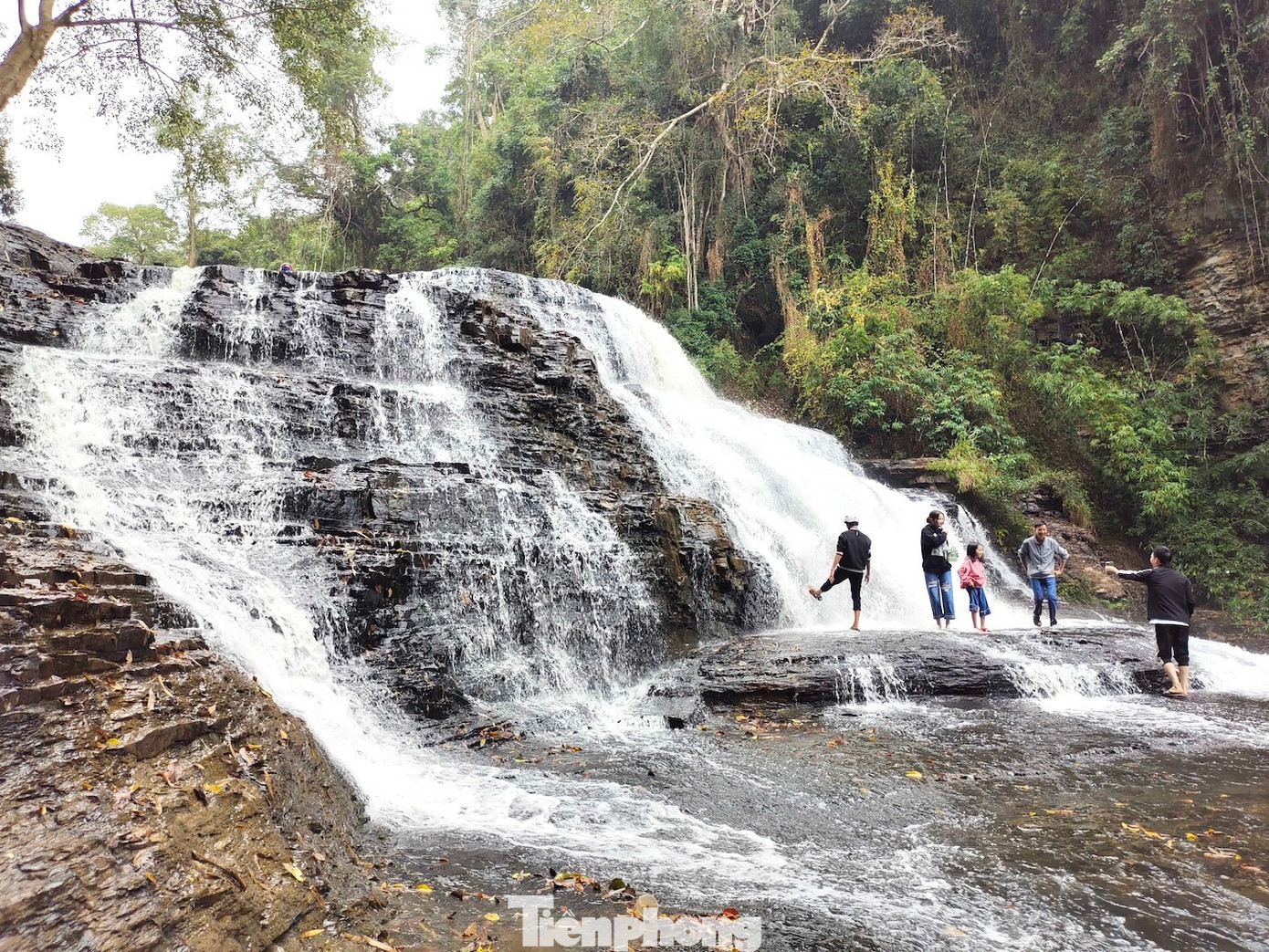 Thác Thủy Tiên gắn với truyền thuyết về người con gái đi tìm chồng, tìm vùng đất mới cho đồng bào dân tộc Êđê, được lưu truyền bao đời nay.