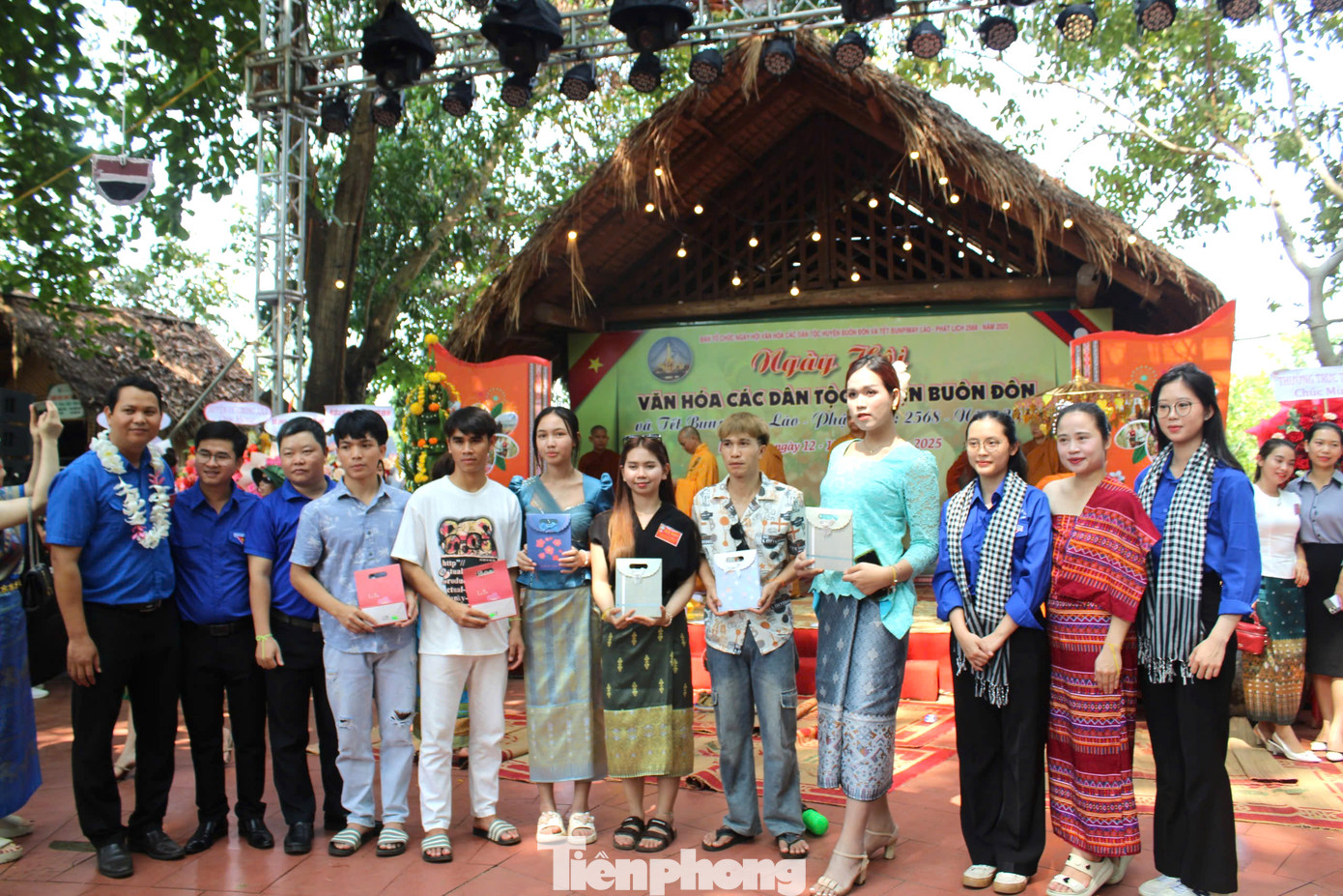 Tết Bunpimay - Lào, phật lịch 2.568 có ý nghĩa sâu sắc, mang đậm tính nhân văn, không chỉ giúp cộng đồng người Việt gốc Lào nhớ về nguồn cội, mà còn thiết thực góp phần vun đắp tình đoàn kết hữu nghị đặc biệt Việt Nam - Lào.