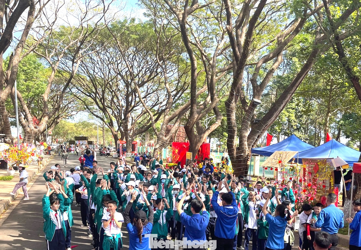 Hội Đồng Đội Thành phố triển khai Ngày hội trò chơi dân gian cho thiếu nhi, biểu diễn âm nhạc đường phố dành cho các câu lạc bộ khối THPT với khoảng 1.000 thanh thiếu nhi tham gia.