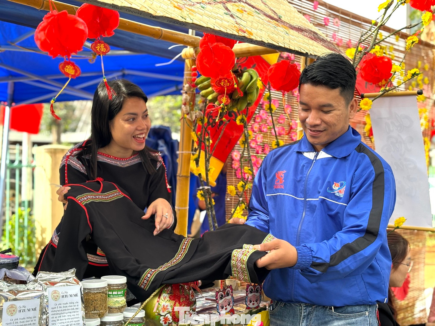 Thành Đoàn Buôn Ma Thuột tổ chức ngày hội Xuân tình nguyện tại phố đi bộ đường Phan Đình Giót (TP Buôn Ma Thuột, Đắk Lắk).