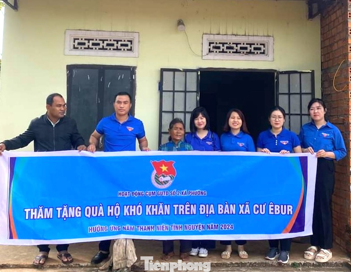 Thành Đoàn đồng loạt ra quân các đội hình Thanh niên tình nguyện tại 6 điểm với các hoạt động: trồng và chăm sóc cây xanh; thăm tặng quà các hộ gia đình chính sách, khó khăn; tổ chức hoạt động vui Tết và tặng quà tại Trung tâm Vi nhân, … Các hoạt động thu hút hơn 300 đoàn viên thanh thiếu niên.