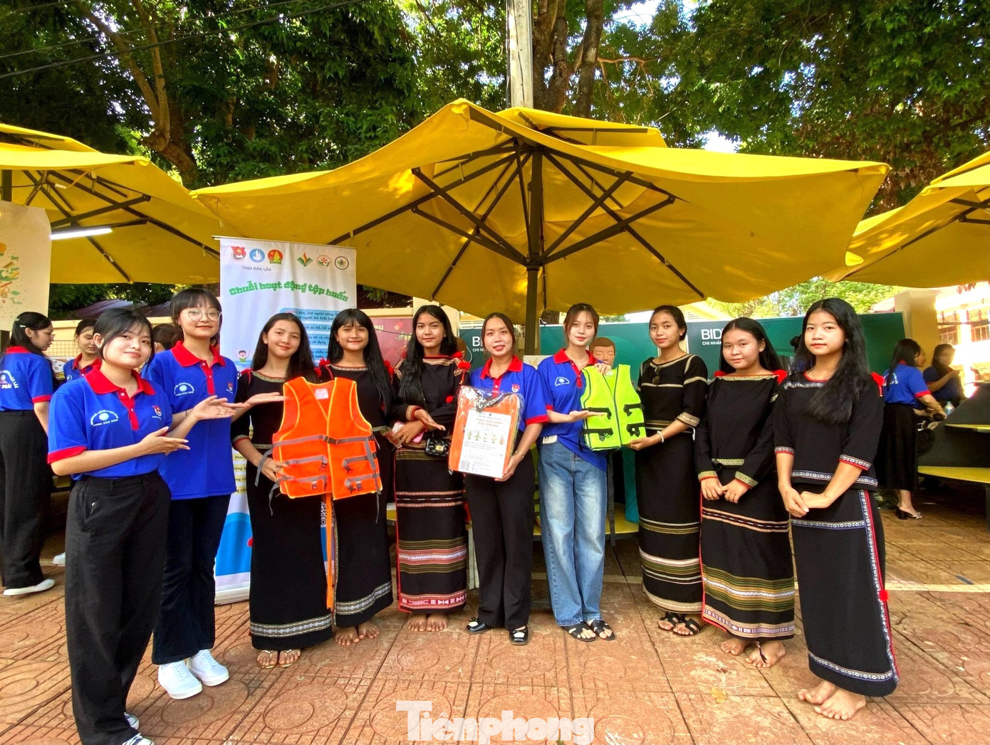 Bên cạnh đó, còn có những thông điệp đặc sắc, giúp các bạn đoàn viên thanh niên trau dồi thêm nhiều kiến thức bổ ích. Hoạt động thu hút gần 200 đoàn viên thanh niên tham quan và trải nghiệm.