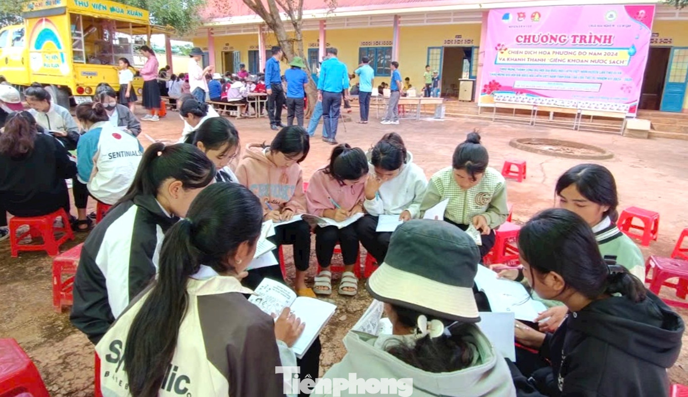 Trước đó, “Thư viện mùa xuân” của nhóm đã tổ chức nhiều hoạt động tại Trung tâm bảo trợ xã hội tỉnh Đắk Lắk và huyện Ea Hleo (tỉnh Đắk Lắk).