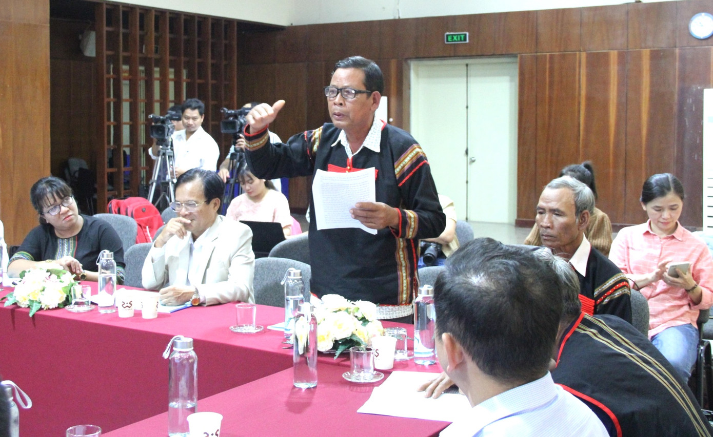 Các đại biểu trao đổi tại hội thảo. Các đại biểu trao đổi tại hội thảo.