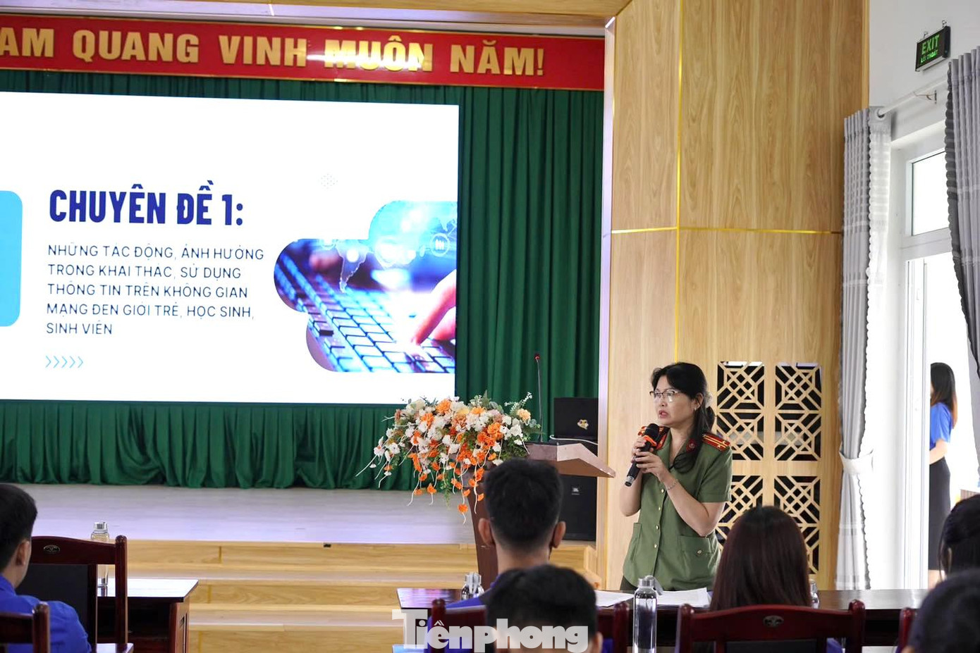 Trung tá Lê Thị Thu Hòa - Công an tỉnh Đắk Lắk trực tiếp chia sẻ nhiều nội dung thiết thực