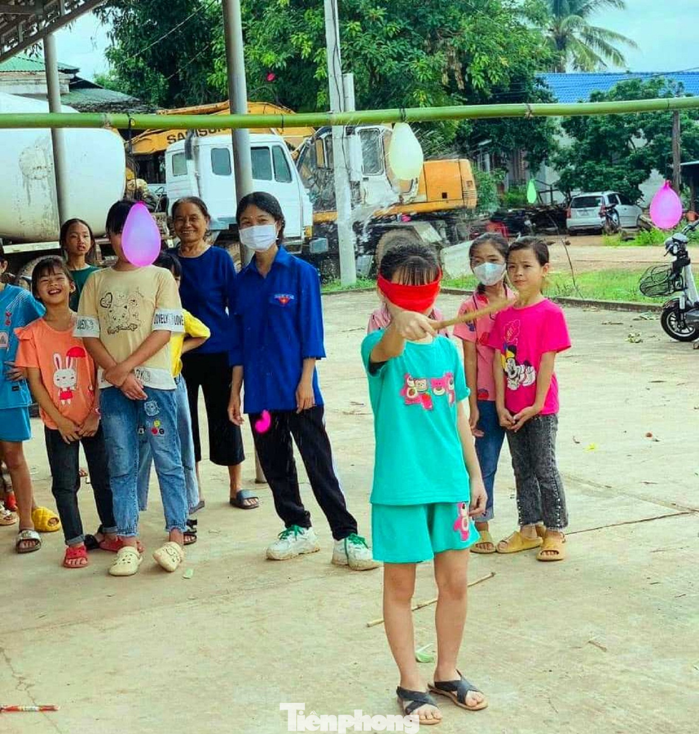 Nhiều hoạt động vui chơi bổ ích cho trẻ em vùng sâu