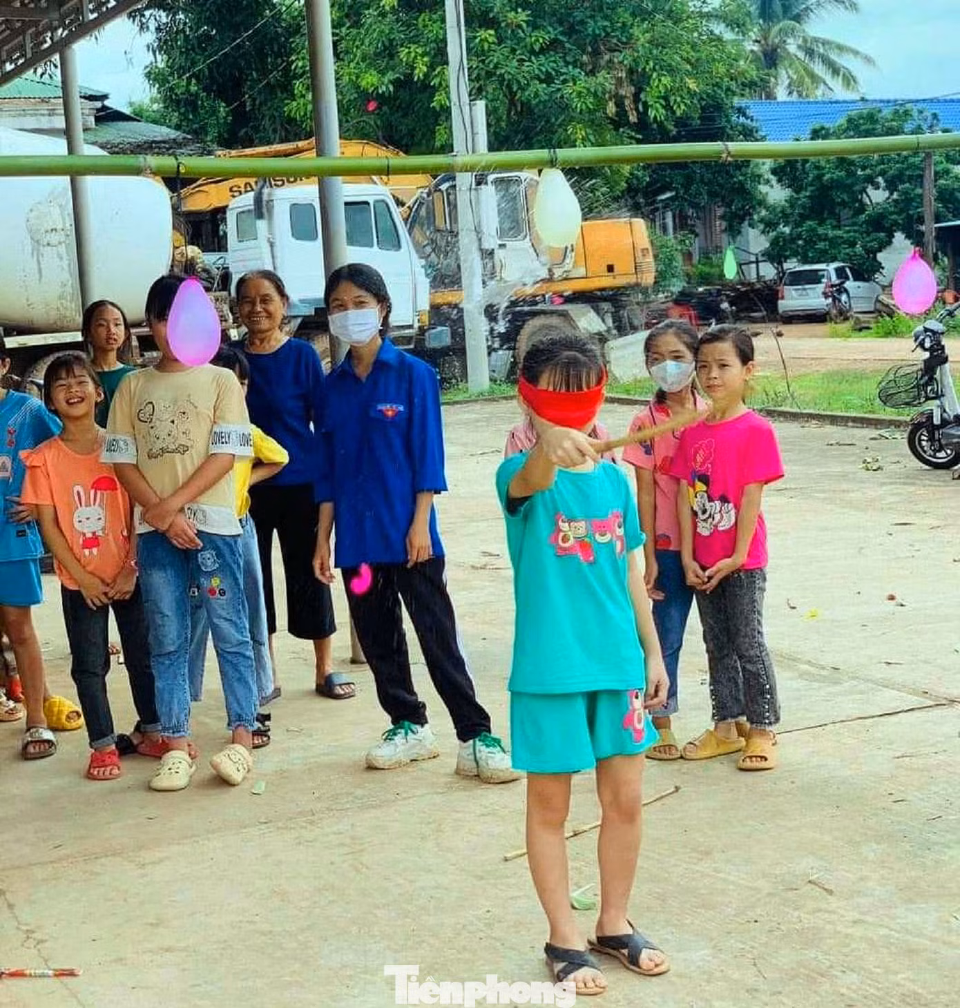 Nhiều hoạt động vui chơi bổ ích cho trẻ em vùng sâu