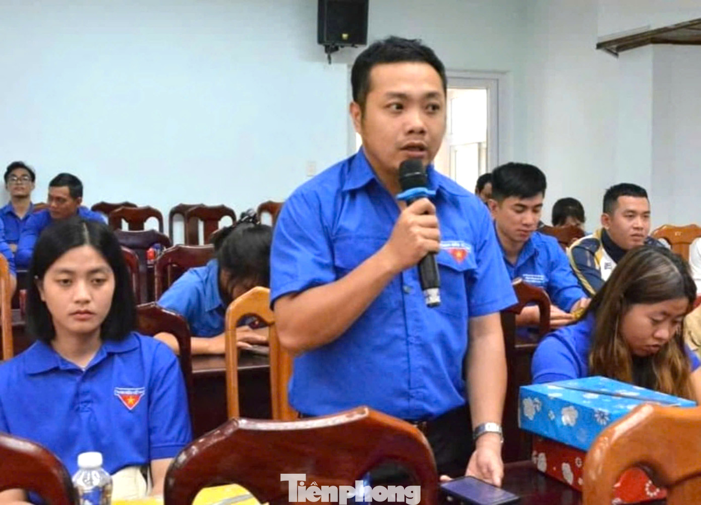 Đoàn viên thanh niên nêu ý kiến tại buổi đối thoại Đoàn viên thanh niên nêu ý kiến tại buổi đối thoại