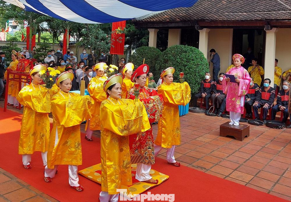 Đội tế nữ quan thực hiện các nghi thức truyền thống
