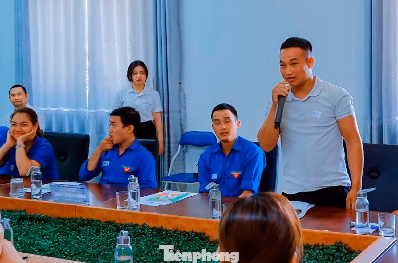 Anh Phạm Văn Khanh trình bày dự án tại buổi tập huấn