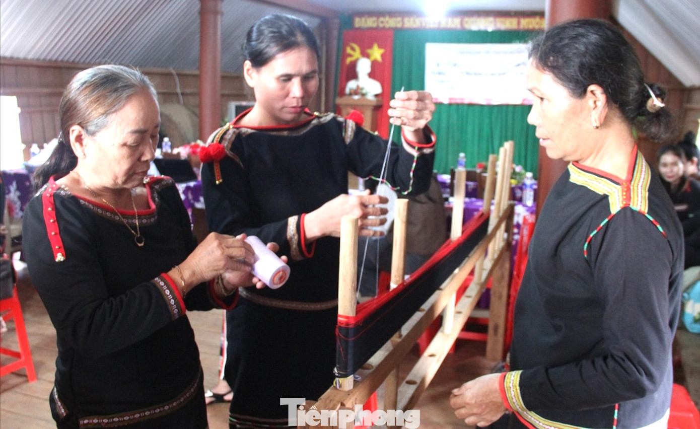 Cách giăng sợi trên khung