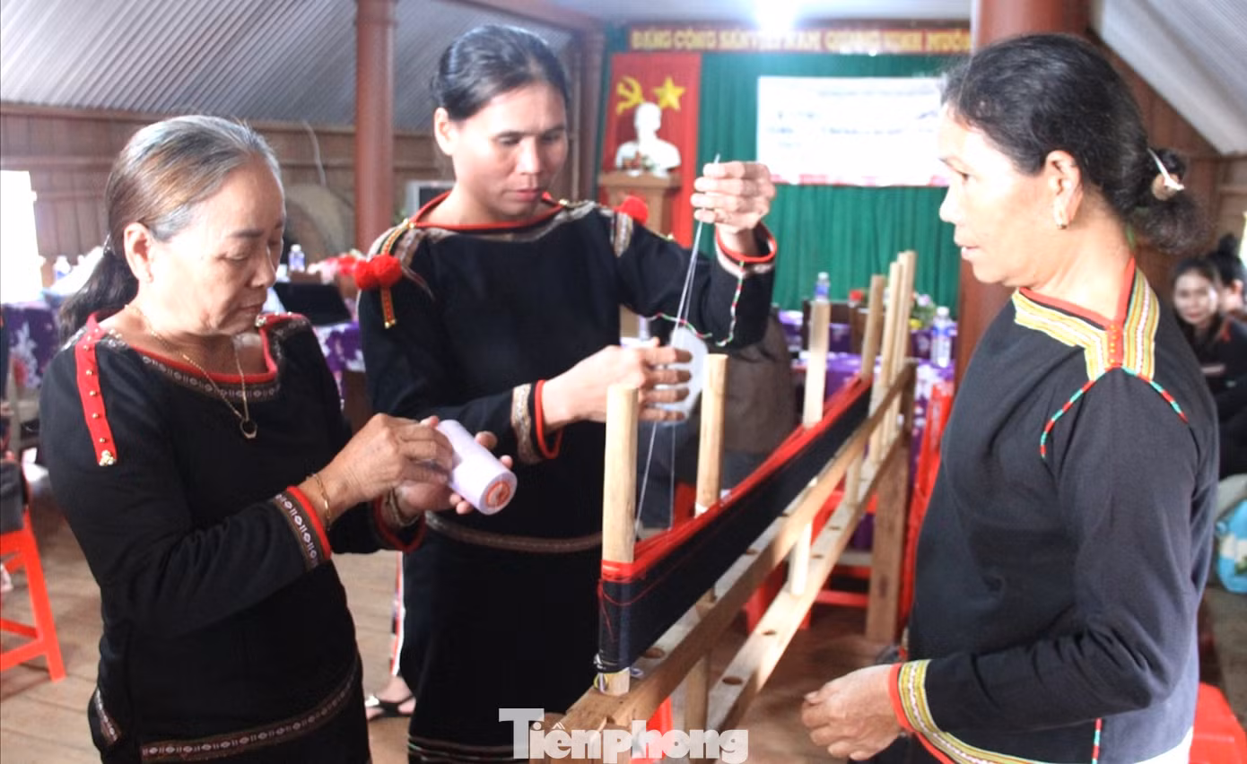 Cách giăng sợi trên khung