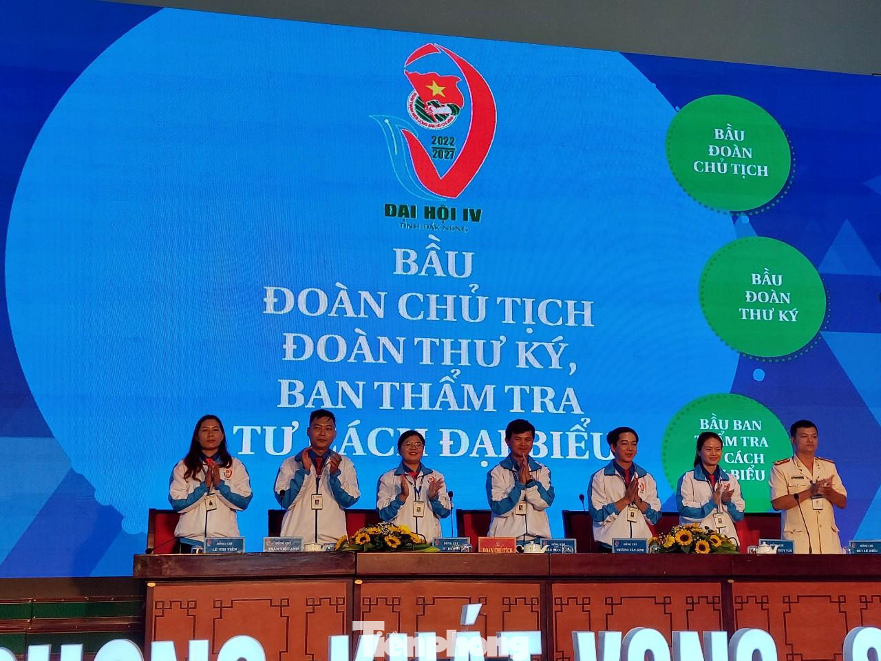 Đoàn Chủ tịch ra mắt tại đại hội Đoàn Chủ tịch ra mắt tại đại hội