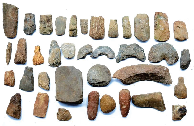 Hiện vật thu được trong quá trình khảo sát, khai quật tại di tích Đắk Sơn trong 2 năm 2016 và 2017. Hiện vật thu được trong quá trình khảo sát, khai quật tại di tích Đắk Sơn trong 2 năm 2016 và 2017.