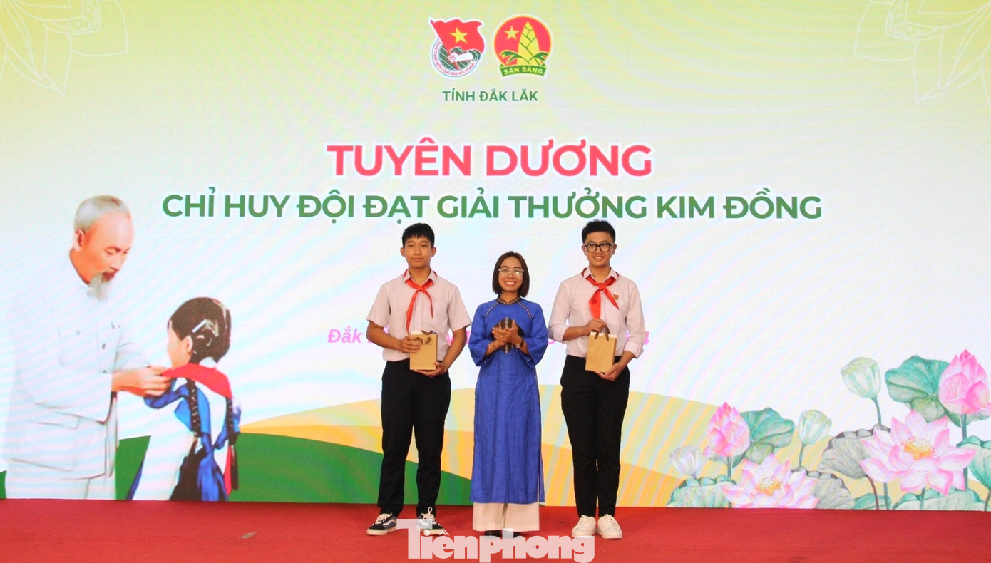 Hai gương chỉ huy Đội đạt giải thưởng Kim Đồng được tuyên dương Hai gương chỉ huy Đội đạt giải thưởng Kim Đồng được tuyên dương