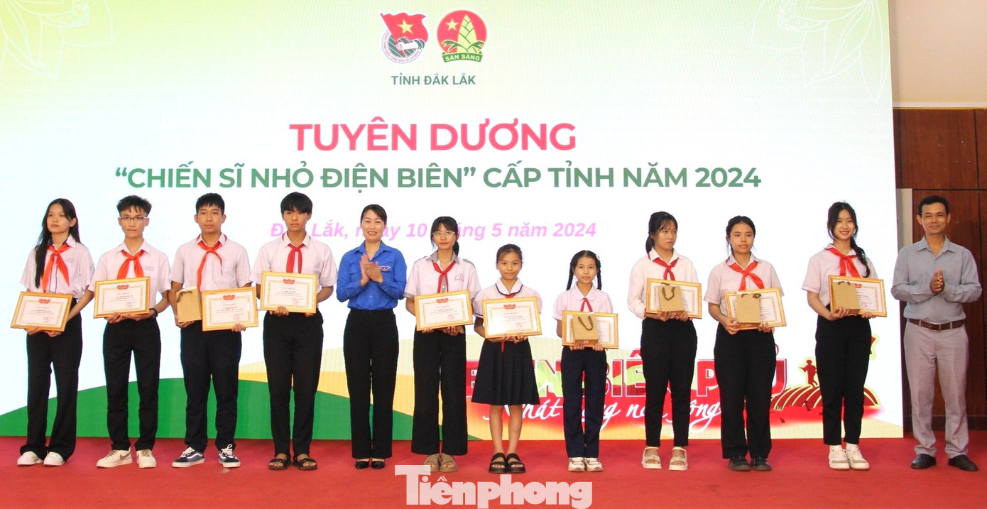 Hội đồng Đội tỉnh tuyên dương gương Chiến sĩ nhỏ Điện Biên tiêu biểu Hội đồng Đội tỉnh tuyên dương gương Chiến sĩ nhỏ Điện Biên tiêu biểu